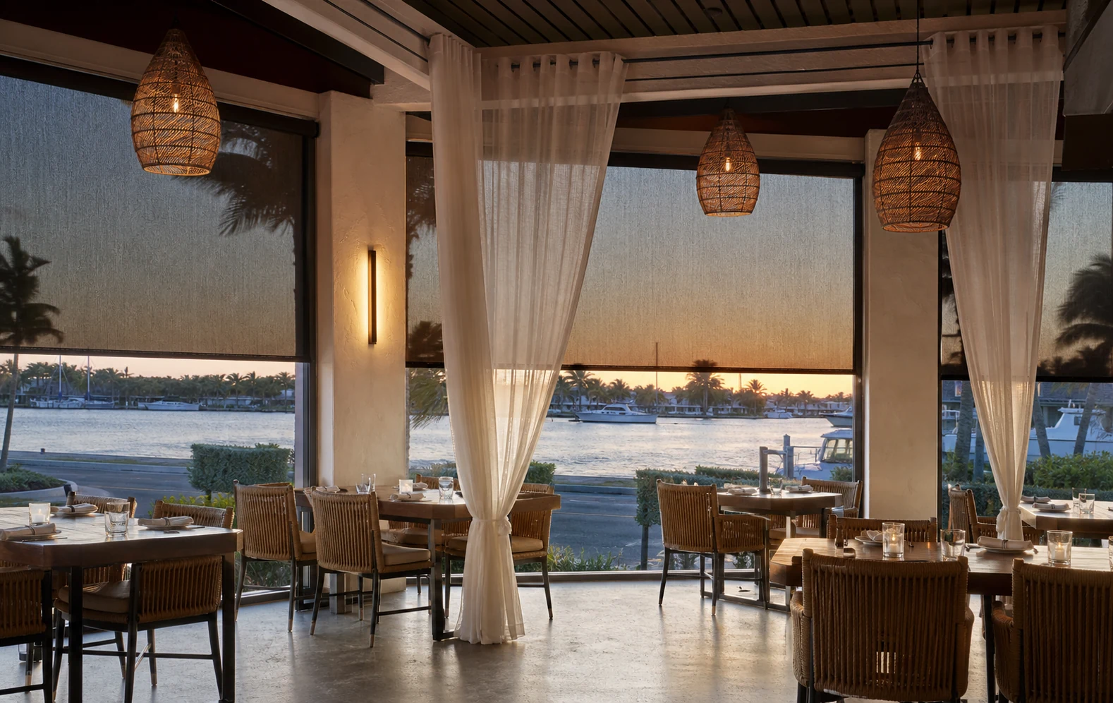 Restaurants window treatment environment